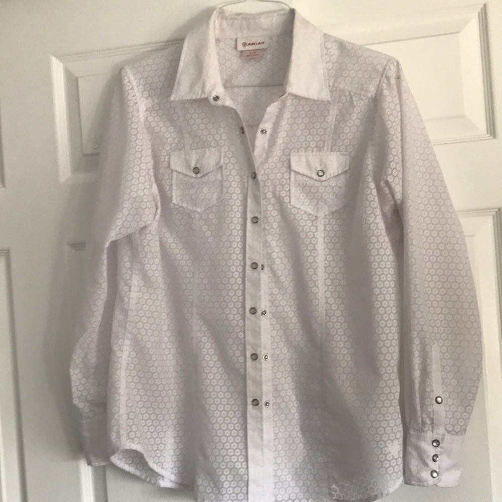 Arita Pearl Buttoned, Blouse
